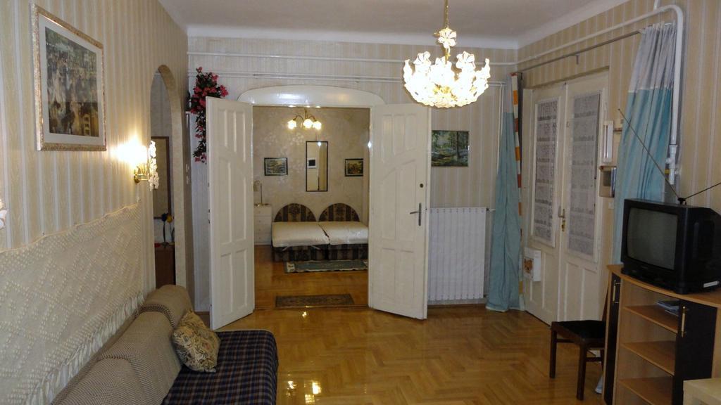 Garibaldi 5 Apartments & Rooms Budapest Phòng bức ảnh