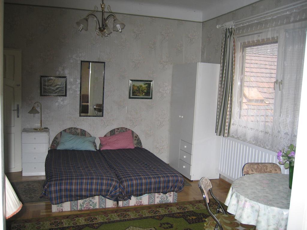 Garibaldi 5 Apartments & Rooms Budapest Phòng bức ảnh