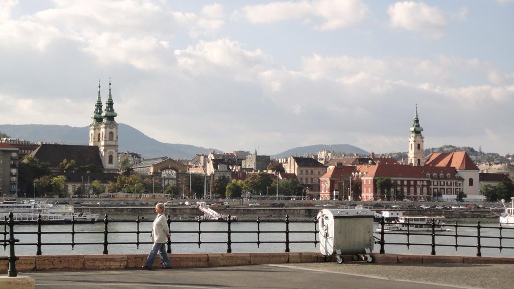 Garibaldi 5 Apartments & Rooms Budapest Ngoại thất bức ảnh