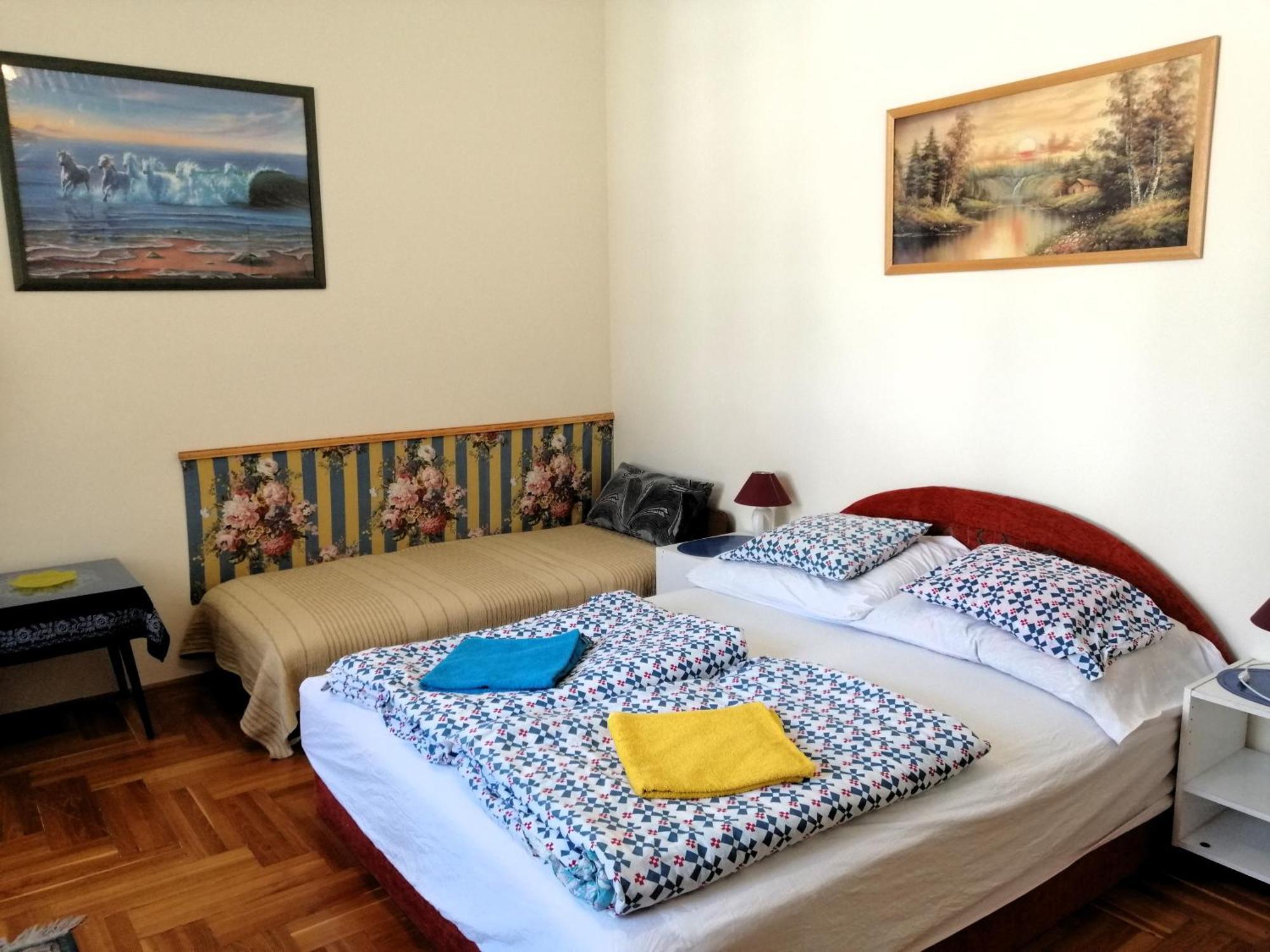Garibaldi 5 Apartments & Rooms Budapest Ngoại thất bức ảnh