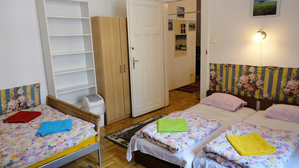 Garibaldi 5 Apartments & Rooms Budapest Ngoại thất bức ảnh