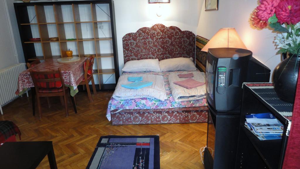 Garibaldi 5 Apartments & Rooms Budapest Ngoại thất bức ảnh