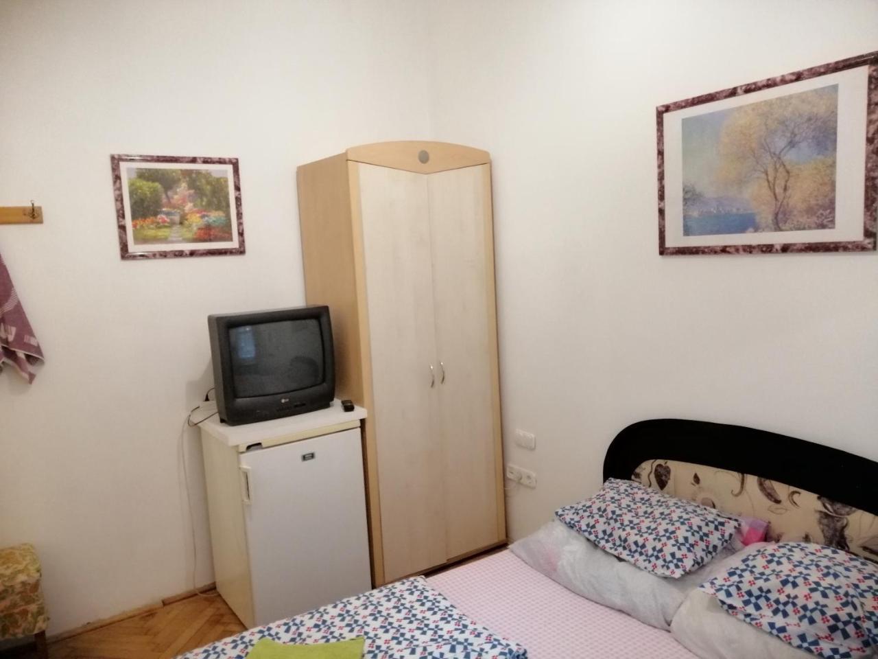 Garibaldi 5 Apartments & Rooms Budapest Ngoại thất bức ảnh