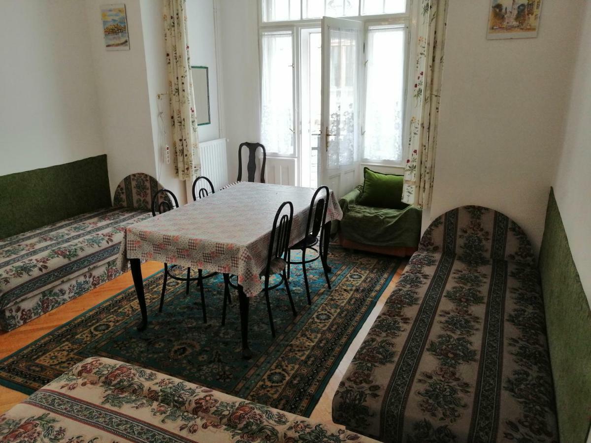 Garibaldi 5 Apartments & Rooms Budapest Ngoại thất bức ảnh