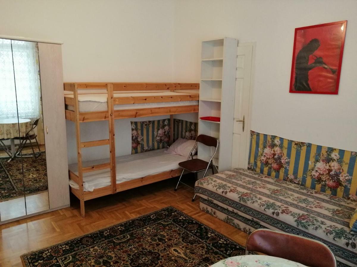 Garibaldi 5 Apartments & Rooms Budapest Ngoại thất bức ảnh