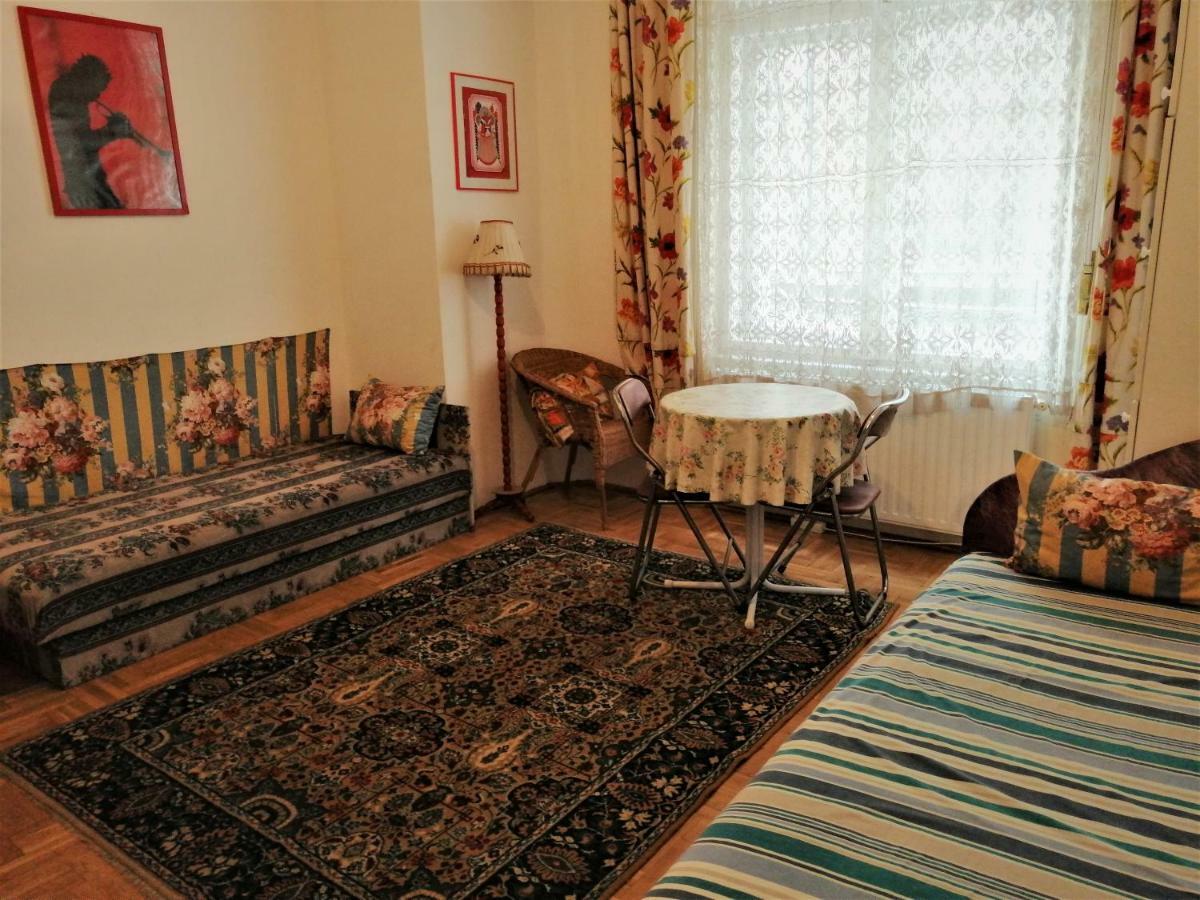 Garibaldi 5 Apartments & Rooms Budapest Ngoại thất bức ảnh