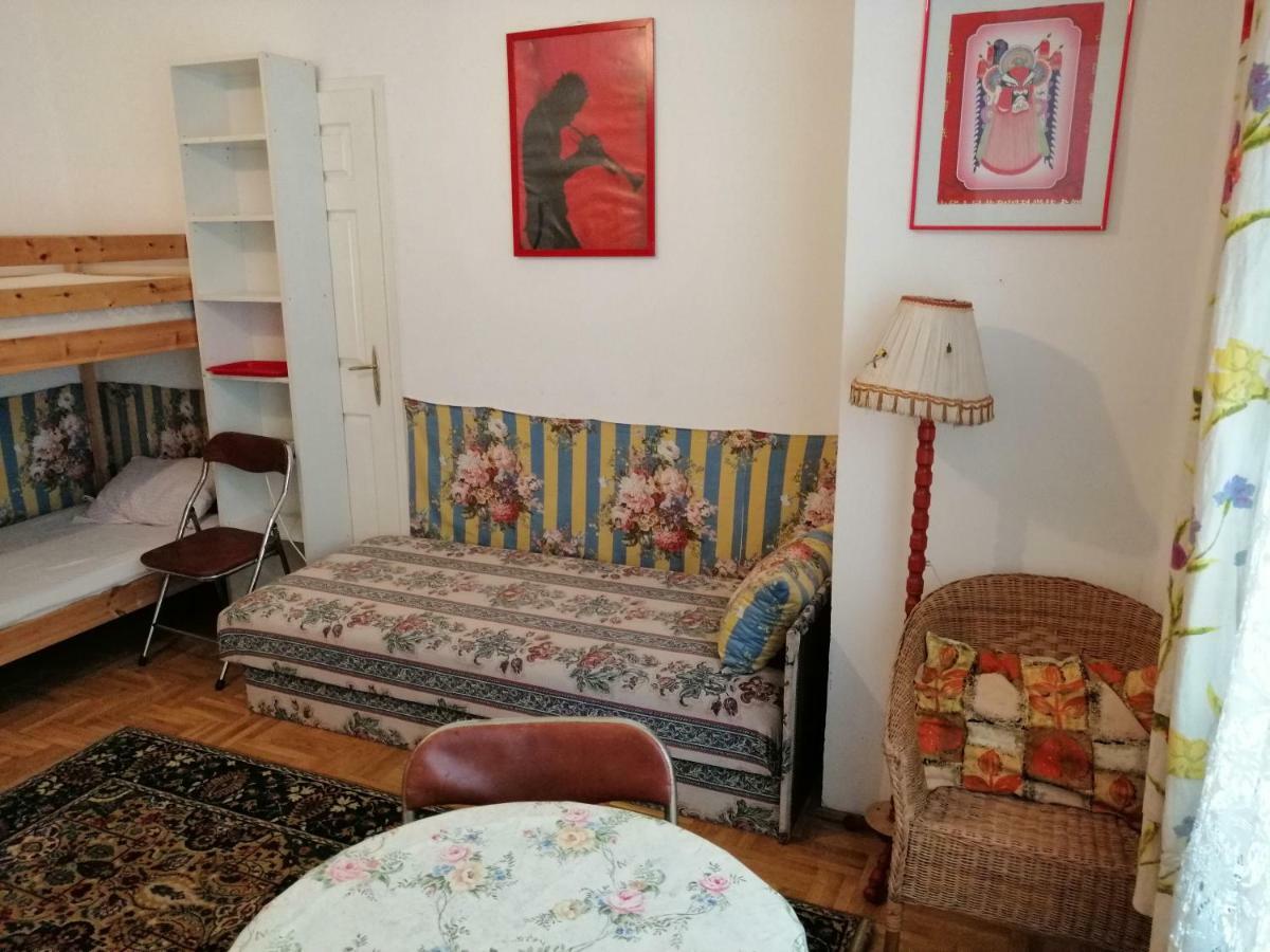 Garibaldi 5 Apartments & Rooms Budapest Ngoại thất bức ảnh