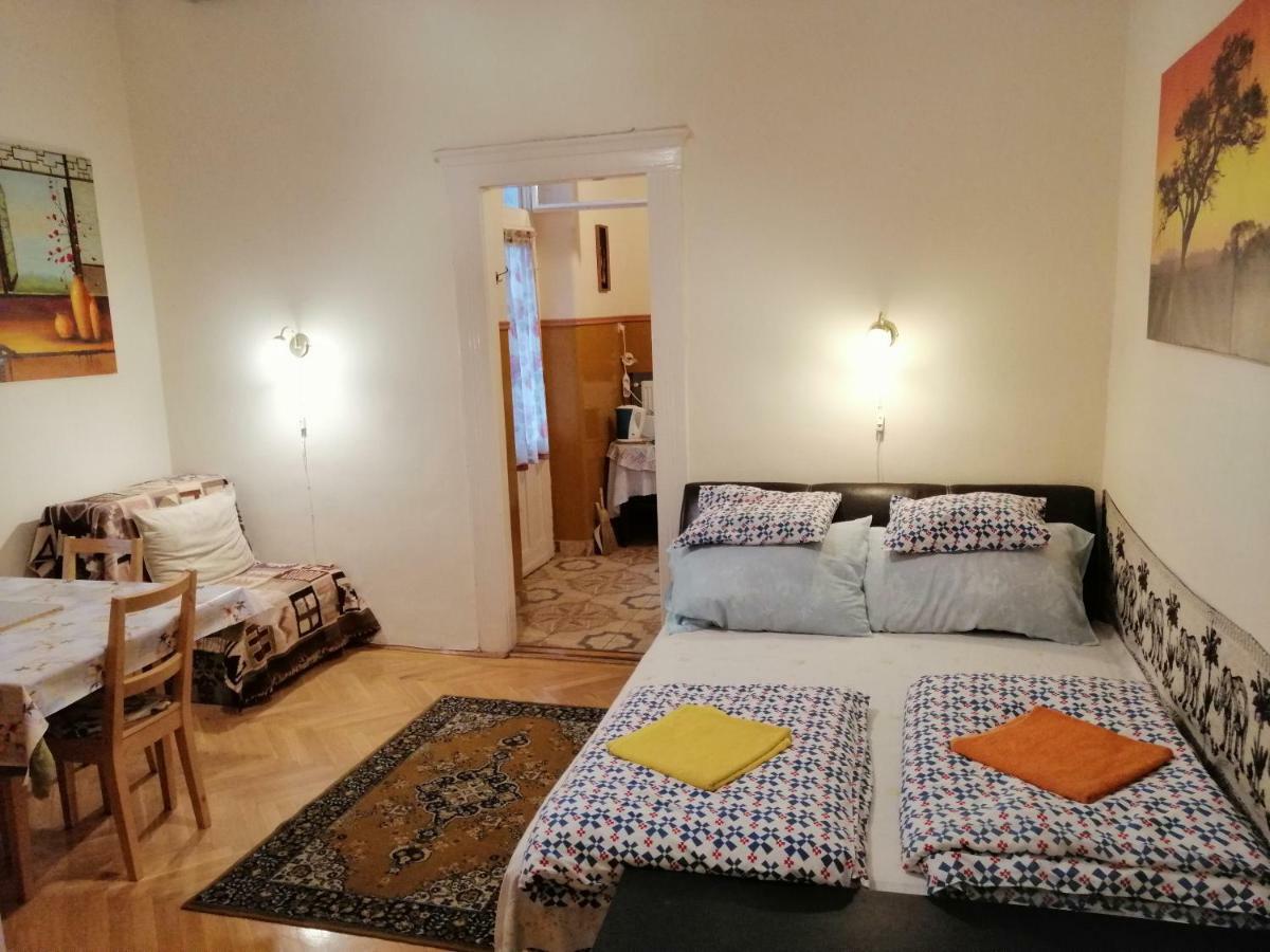 Garibaldi 5 Apartments & Rooms Budapest Ngoại thất bức ảnh